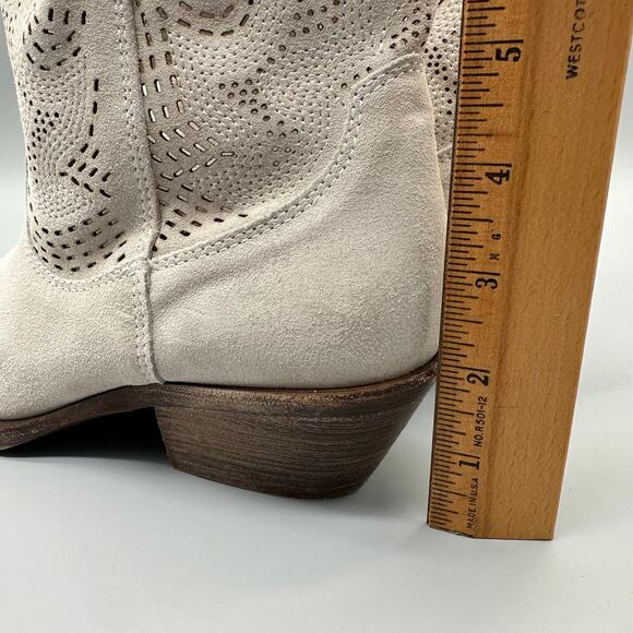 Sundance Snip Toe Suede Western Boho Ankle Boots Ivory 2" Heel Size 37 - Picture 8 of 10